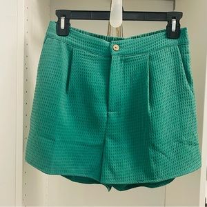 NWT Super Stylish entro green shorts with deep pockets
